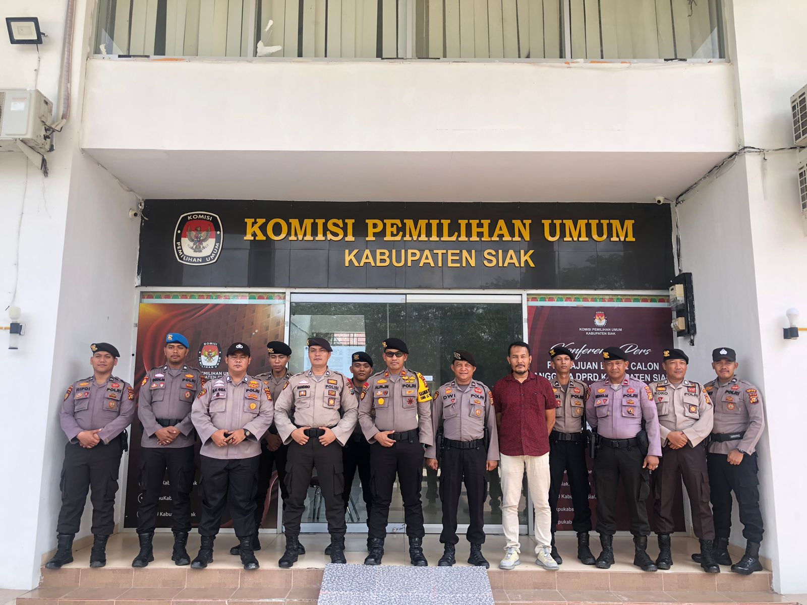 Polres Siak Laksanakan Patroli Rutin Ke Kantor KPU dan Bawaslu 