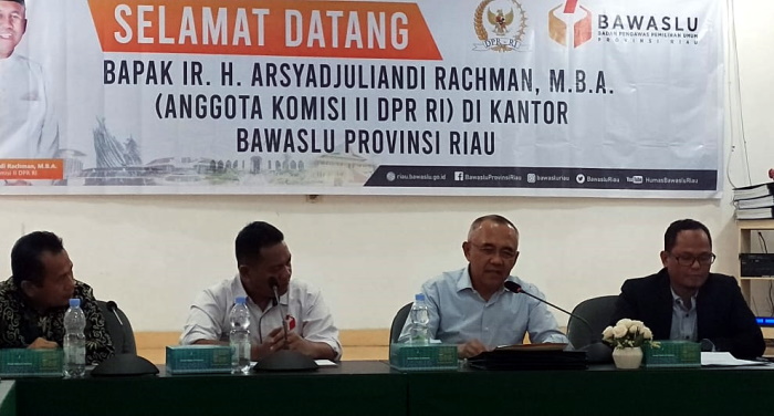 Cek Kesiapan Pengawasan Pilkada, Andi Rachman Kunjungi Bawaslu Riau