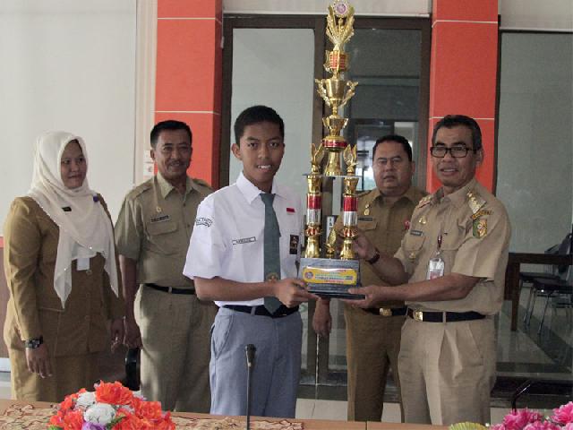 Bupati Mursini Lepas Peserta Pawai Karnaval