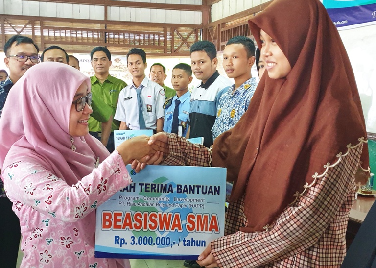 Siswa SMA Penerima Beasiswa RAPP, Harlinda: Saya Ingin Kuliah Jurusan Akuntansi