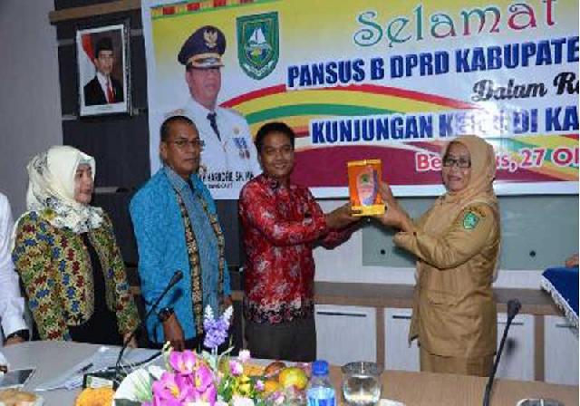 Pansus Studi Banding ke Kabupaten Induk