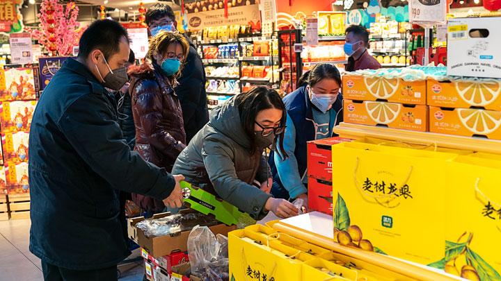 Pemerintah Kirim Uang Makan Rp 133,2 Juta Buat WNI yang Terisolasi di Wuhan