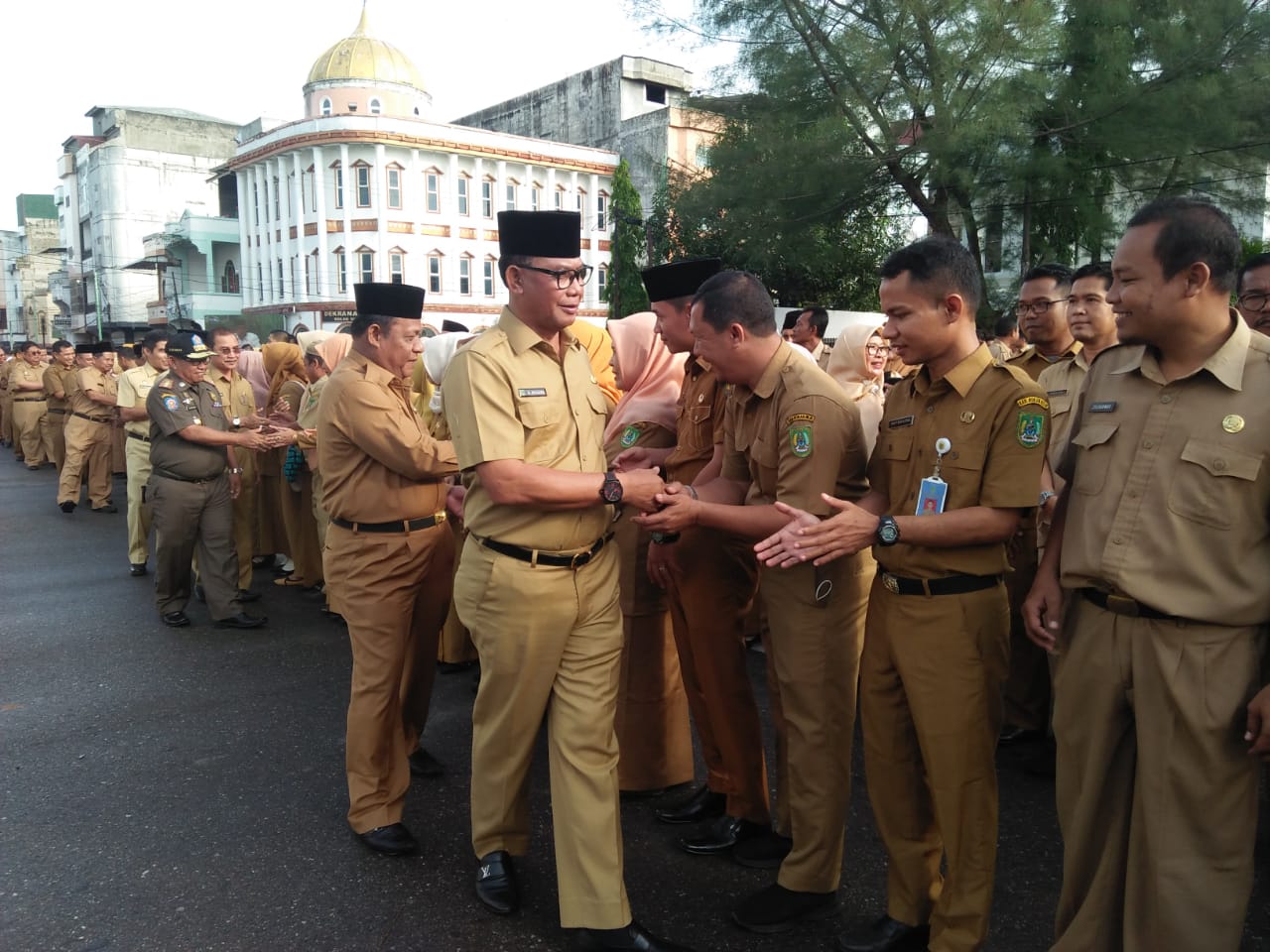 Pimpin Apel Pasca Lebaran, Bupati Rohil:  Tingkatkan Kinerja dan Disiplin