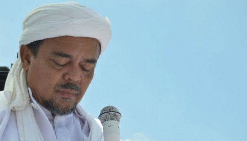 Habib Rizieq Pimpin Doa Pemakaman Mbah Moen di Makkah