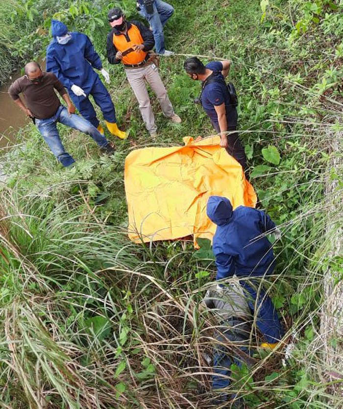 Mayat Pria Ber-KTP Dumai yang Sudah Dihinggapi Belatung Ditemukan di Bawah Jembatan Parit Indah