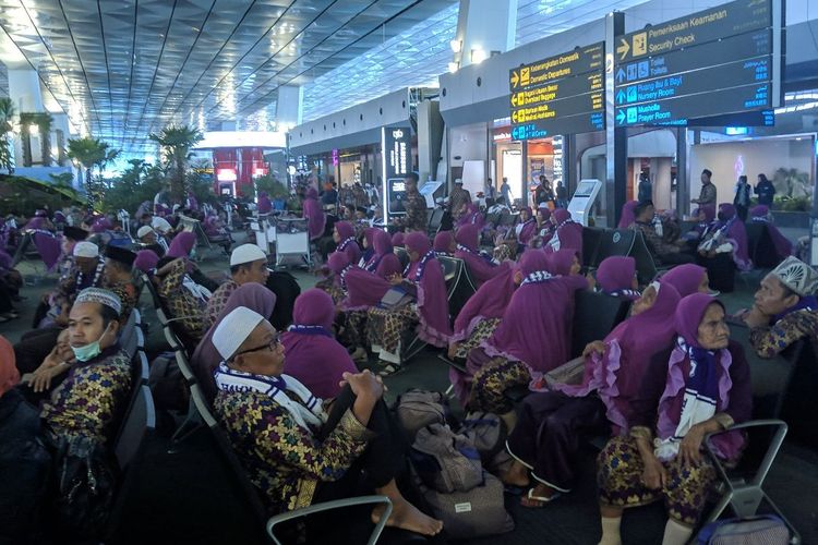 Biaya Umrah Jamaah Dikembalikan ke Rekening Pribadi atau Biro Travel