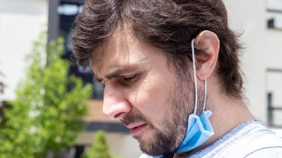 Jangan Turunkan Masker Sampai ke Dagu Atau Leher, Ini Bahayanya