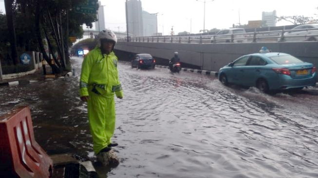 Sejumlah Jalan Ditutup, Banjir Jakarta Jilid II Menghantui Ibu Kota