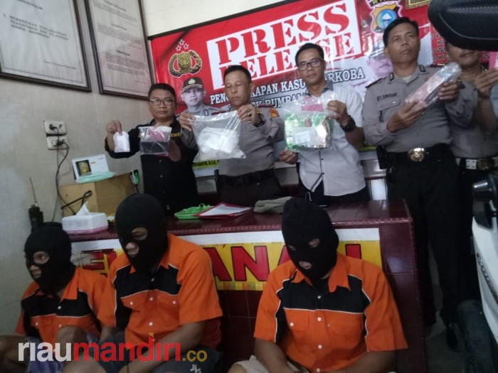Bandar Narkoba dan Dua Kurir Sabu di Pekanbaru Dibekuk Polisi