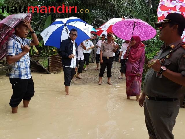 Bupati Tinjau Banjir Petapahan, Tahun Ini Dilakukan Normalisasi Sungai