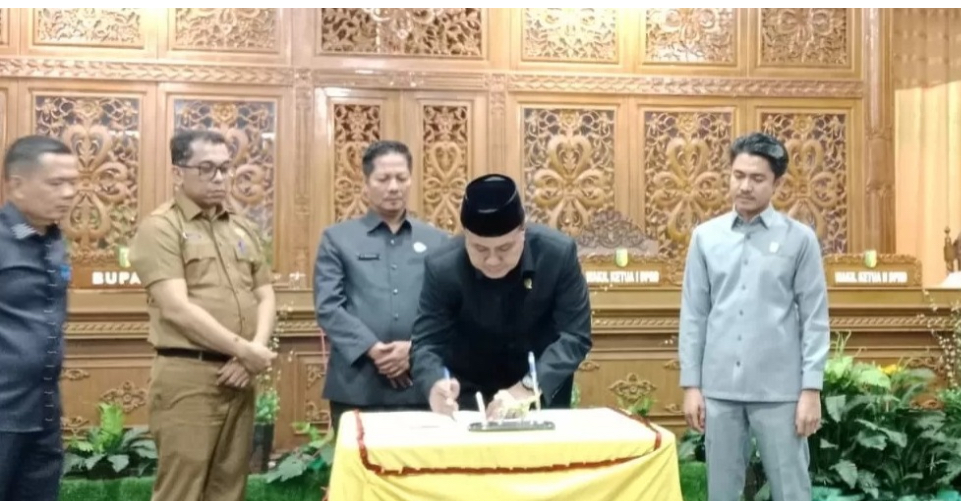 APBD Perubahan 2025 Disahkan Rp1,72 Triliun, Wabup Muklisin Apresiasi DPRD Kuansing