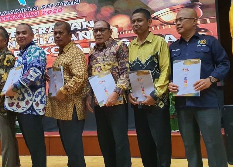Lima Wartawan Senior Riau Terima Press Card Number One di Puncak HPN, Ini Alasannya