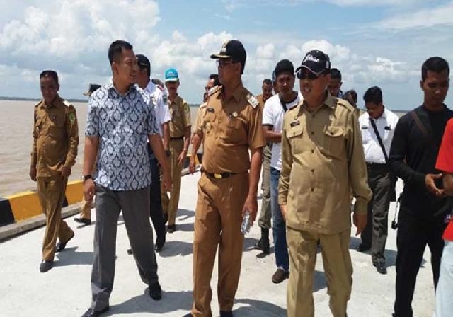 Bupati Tinjau Pembangunan Pelabuhan Internasional