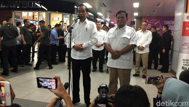 Ini Alasan Jokowi Bertemu Prabowo di MRT