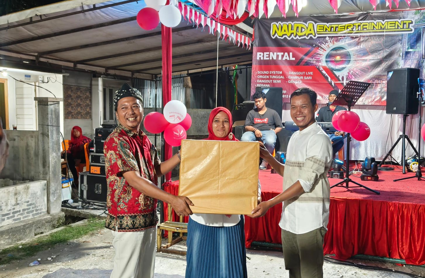 Warga Desa Tarai Bangun Gelar Malam Hiburan, RT Syaiful: Bangga dengan Semangat Kekeluargaan