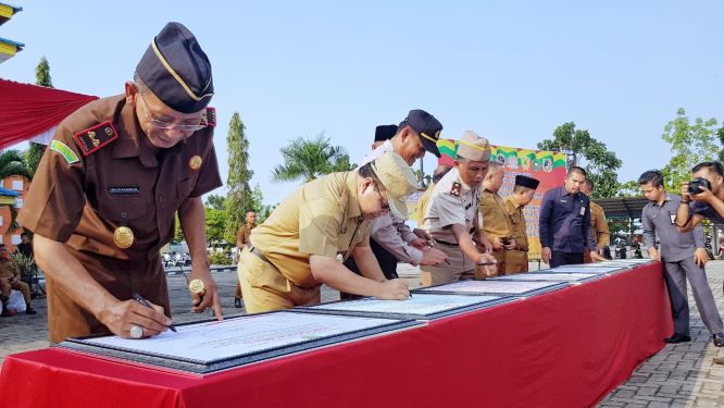 Bupati Meranti Pimpin Penandatanganan Deklarasi Zona Integritas 2019 