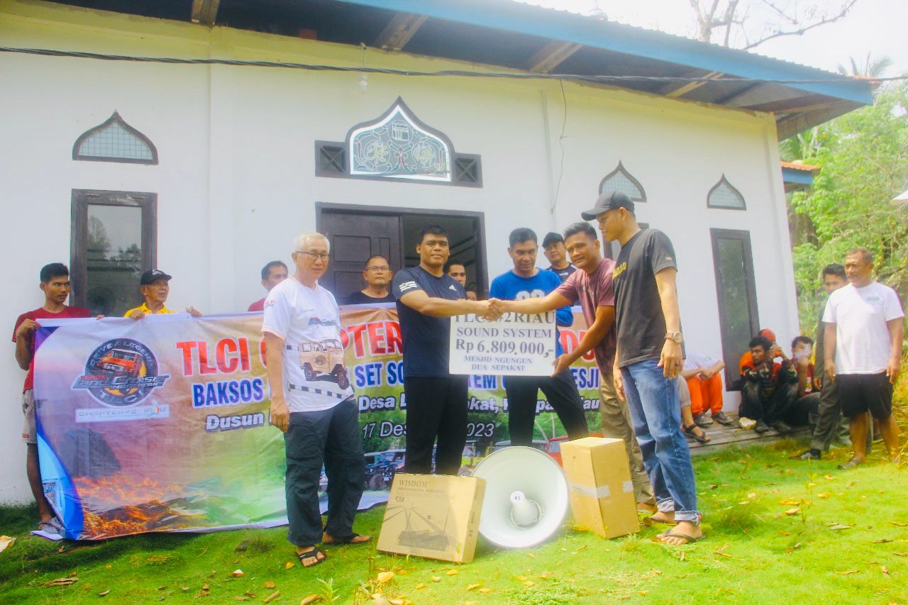 Jelajah Desa Sulit Akses di Kampar Kiri, TLCI Chapter 2 Riau Serahkan Bantuan ke 3 Masjid