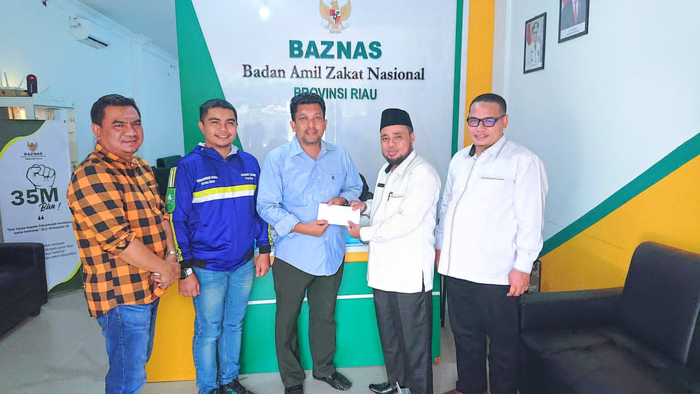 UPZ Karang Taruna Riau Setorkan Hasil Pengumpulan Zakat Kepada Baznas