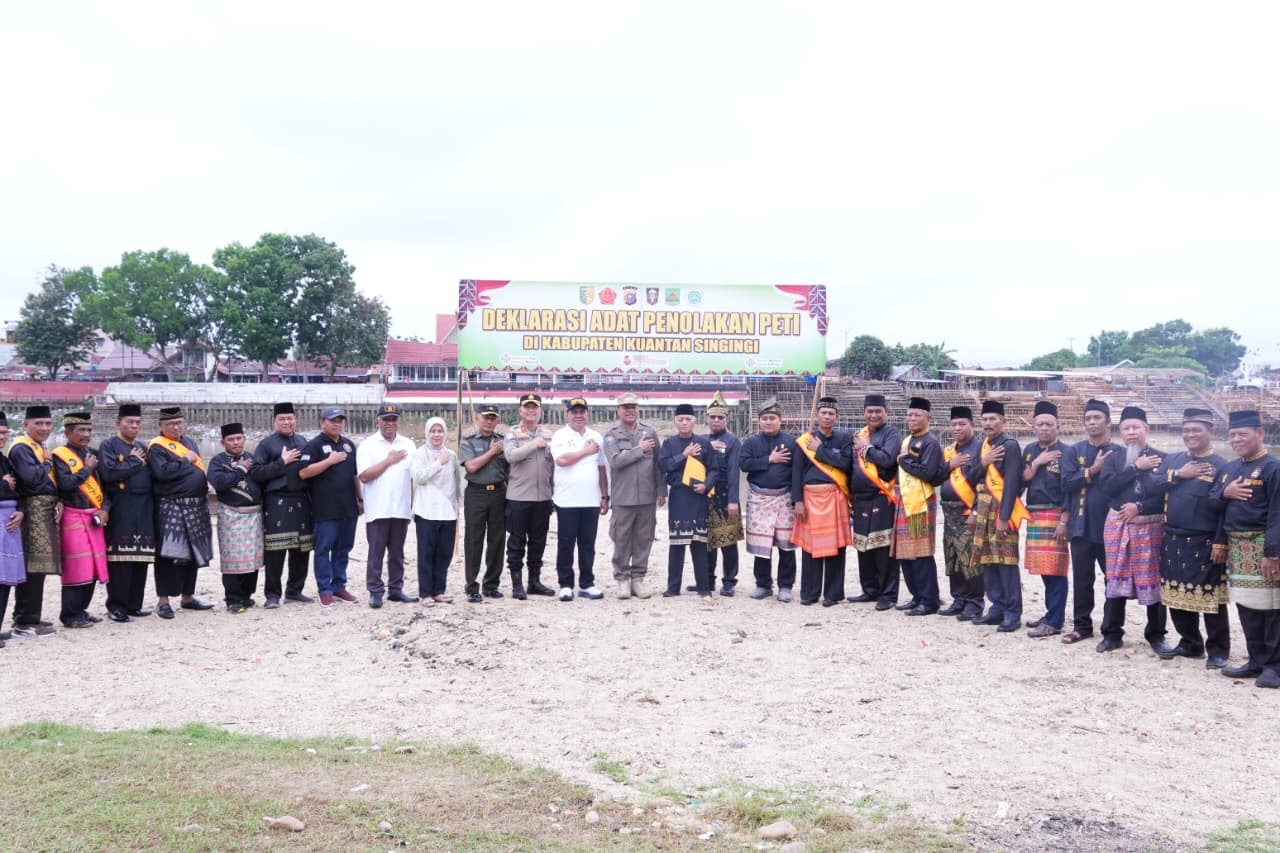 Masyarakat Adat Tolak PETI: Sungai Kuantan Kembali Jernih