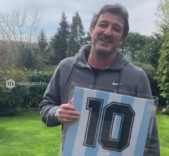 Galang Dana untuk Korban Corona, Jersey Diego Maradona Laku Rp1,3 Miliar