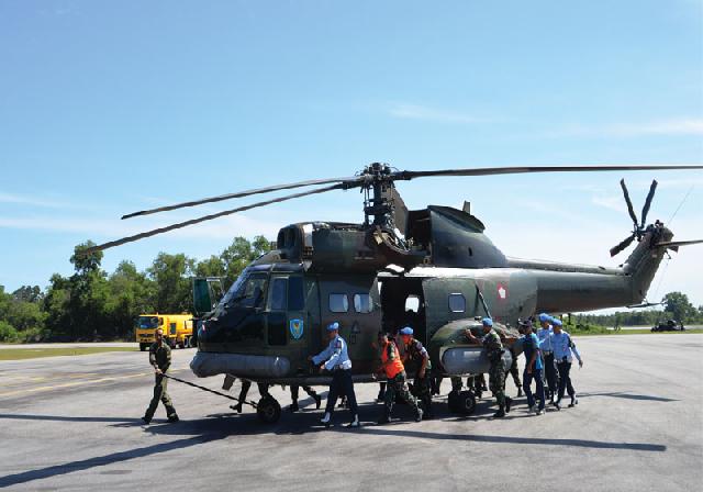 Cegah Karhutla, TNI AU Bantu Heli Puma