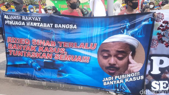 Massa Kontra Habib Rizieq Demo di Polda Metro Jaya: Jangan Terpengaruh dengan Mereka