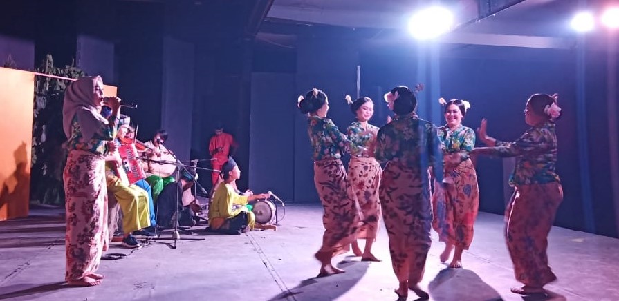 Kemas Meranti Meriahkan Kenduri Seni Rakyat Riau 2019