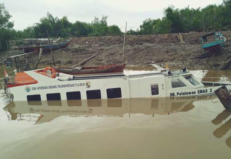 Speedboat Bantuan Pemerintah untuk Desa di Kuala Kampar Diduga Tak Dirawat