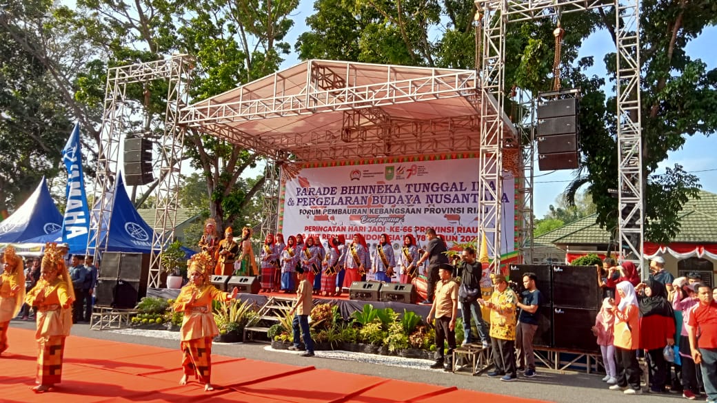 Ribuan Masyarakat ikuti Parade Bhinneka Tunggal Ika