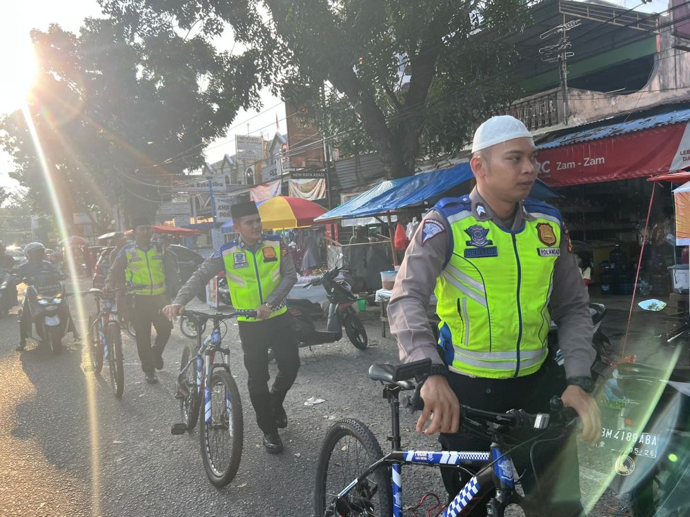 Polresta Patroli ke Pasar Ramadhan Pakai Sepeda
