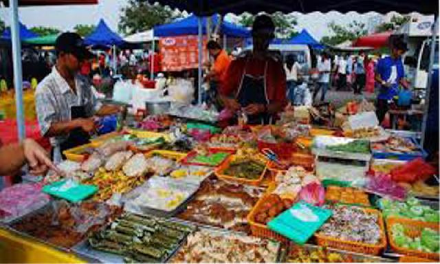 Pasar Ramadan Diserbu Warga