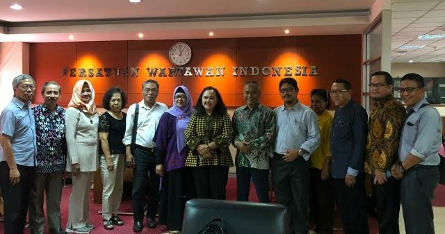 PWI Peduli dan Foodbank Kerja Sama Salurkan Pangan