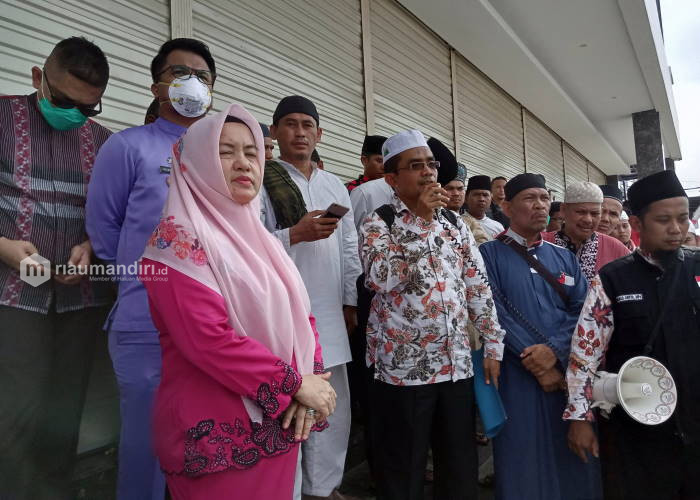 Dinilai Merusak Masyarakat Madani, Karaoke Koro-Koro di Tampan Didemo Warga