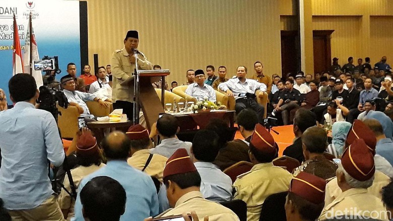 Sambangi Solo, Prabowo Dapat Suntikan Semangat   