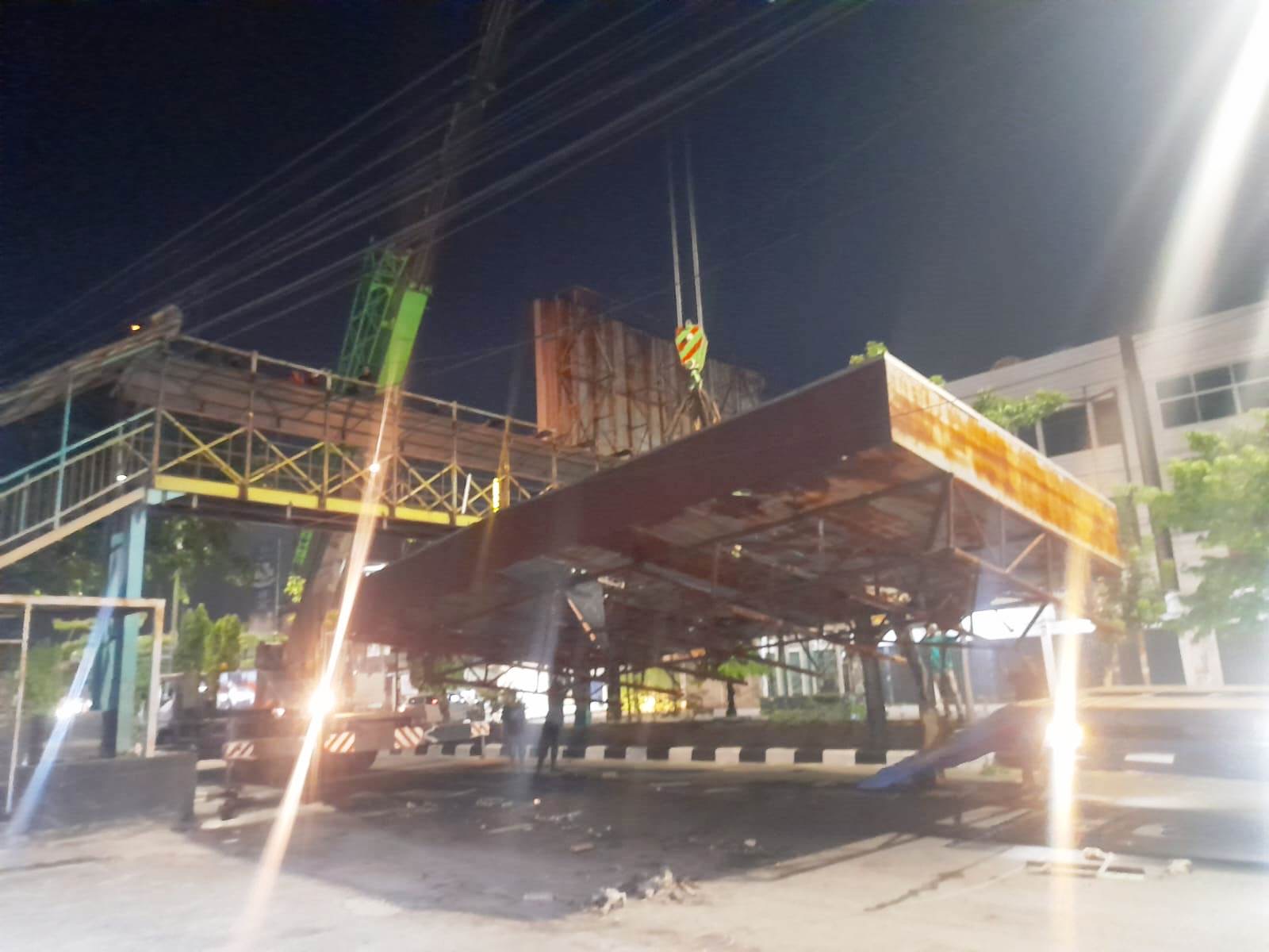 tak Layak, JPO di Jalan Tuanku Tambusai Dibongkar