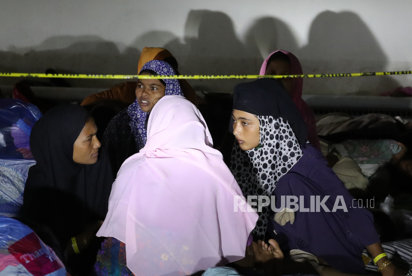 Pengungsi Rohingya Singgah ke Disdukcapil Pidie