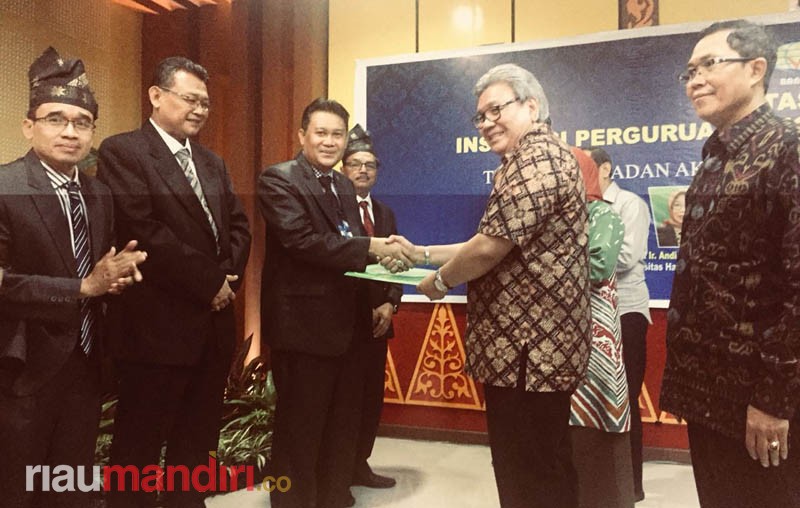 Rektor Bersyukur, Universitas Riau Raih Akreditasi A