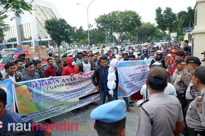 Polda Riau Diminta Ambil Alih Penanganan Korupsi dari Kejari Rohul