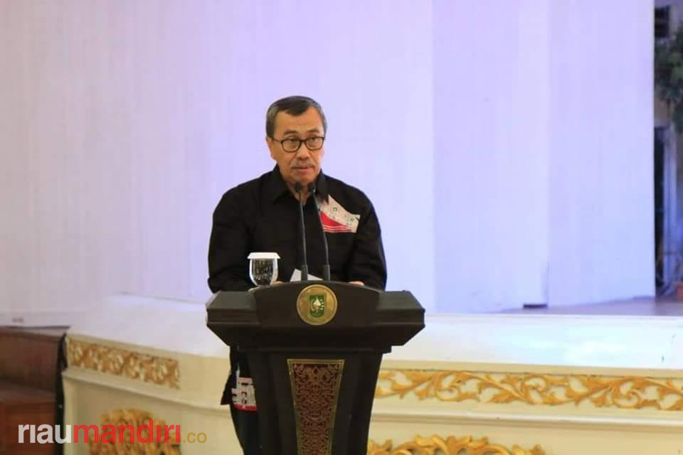 Gubernur Riau Syamsuar Mengaku Terserang ISPA