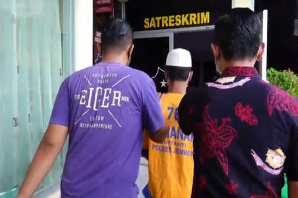 Iwan Fals Ditangkap Polisi di Jember