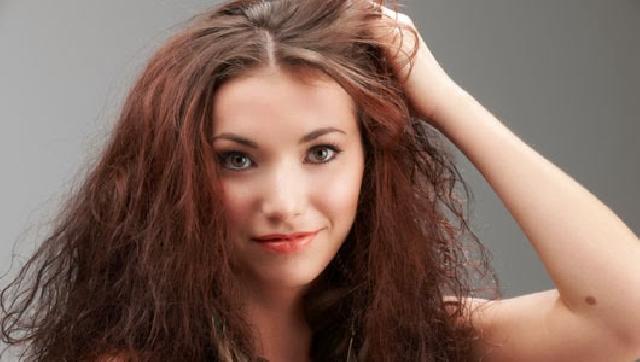 5 Tips Ampuh Mengatasi Rambut Kaku dan Kasar