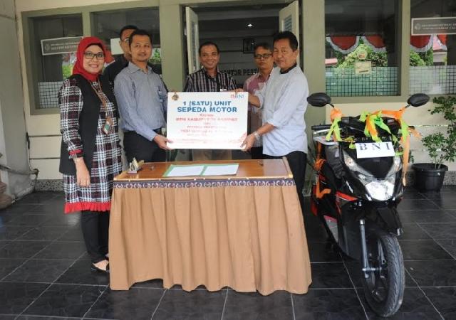 Raih PNBP Tertinggi se-Indonesia, BPN Kampar Dapat Hadiah dari BNI