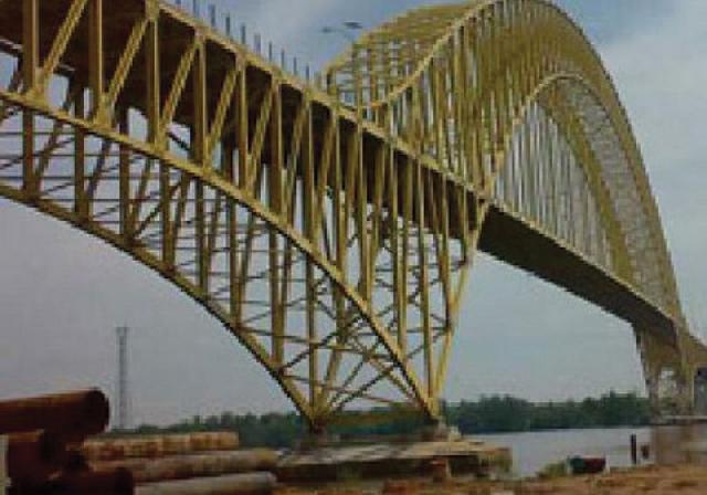 Jembatan Teluk Mesjid Penuh Coretan
