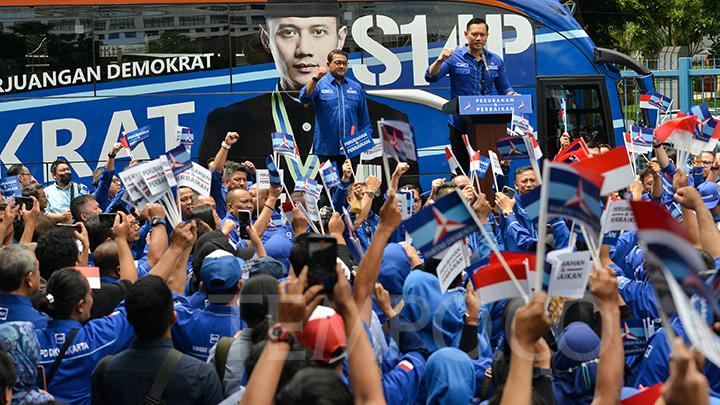 Ketua Partai Demokrat se-Indonesia Kompak Datangi Pengadilan Setempat