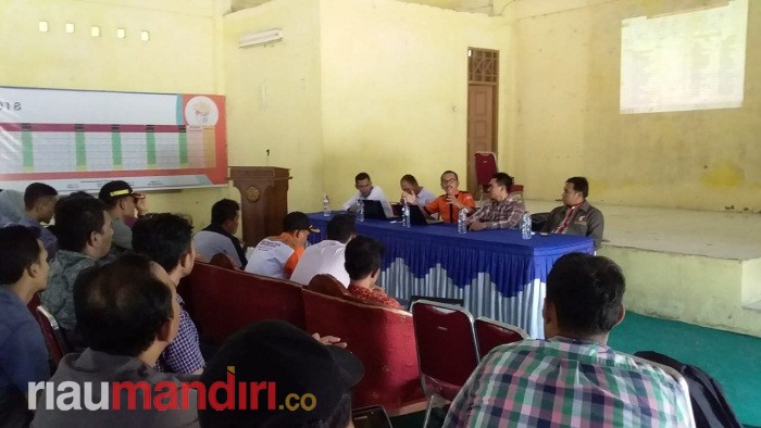 PPK dan Panwaslu Kecamatan Kampar Bersinergi Cermati DPTHP Pemilu 2019