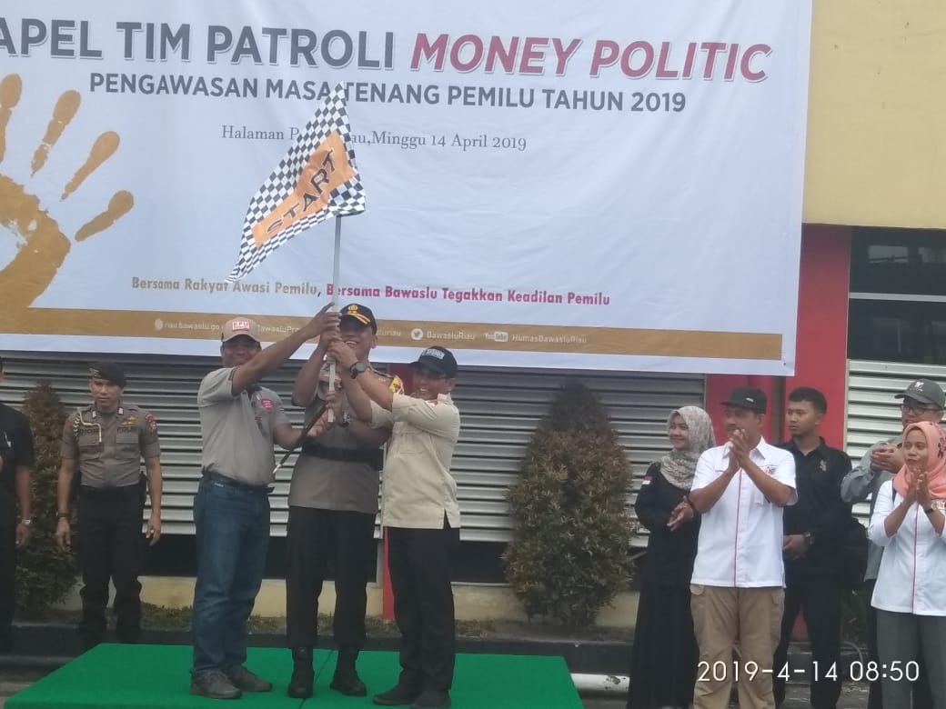 Kapolda, Ketua Bawaslu dan Ketua KPU Riau Lepas Tim Patroli Money Politics