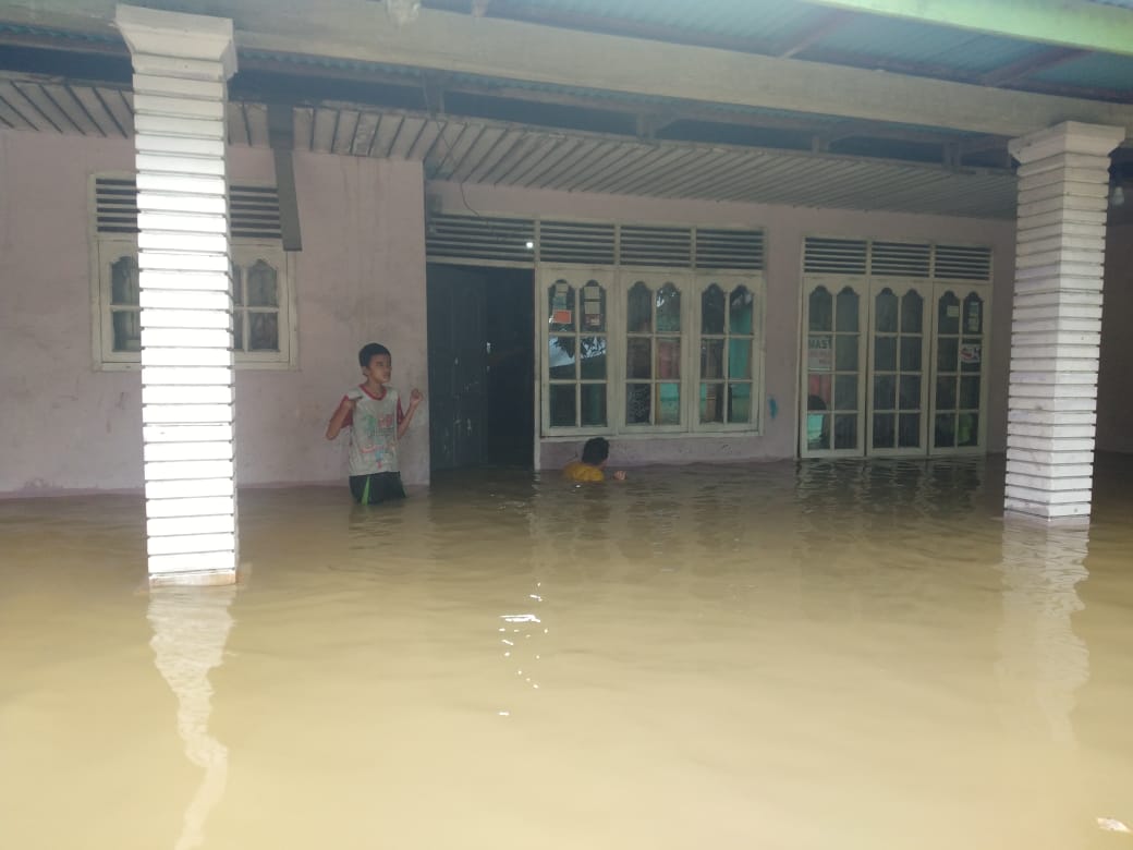 Ratusan Rumah di Desa Sendayan Terendam Banjir