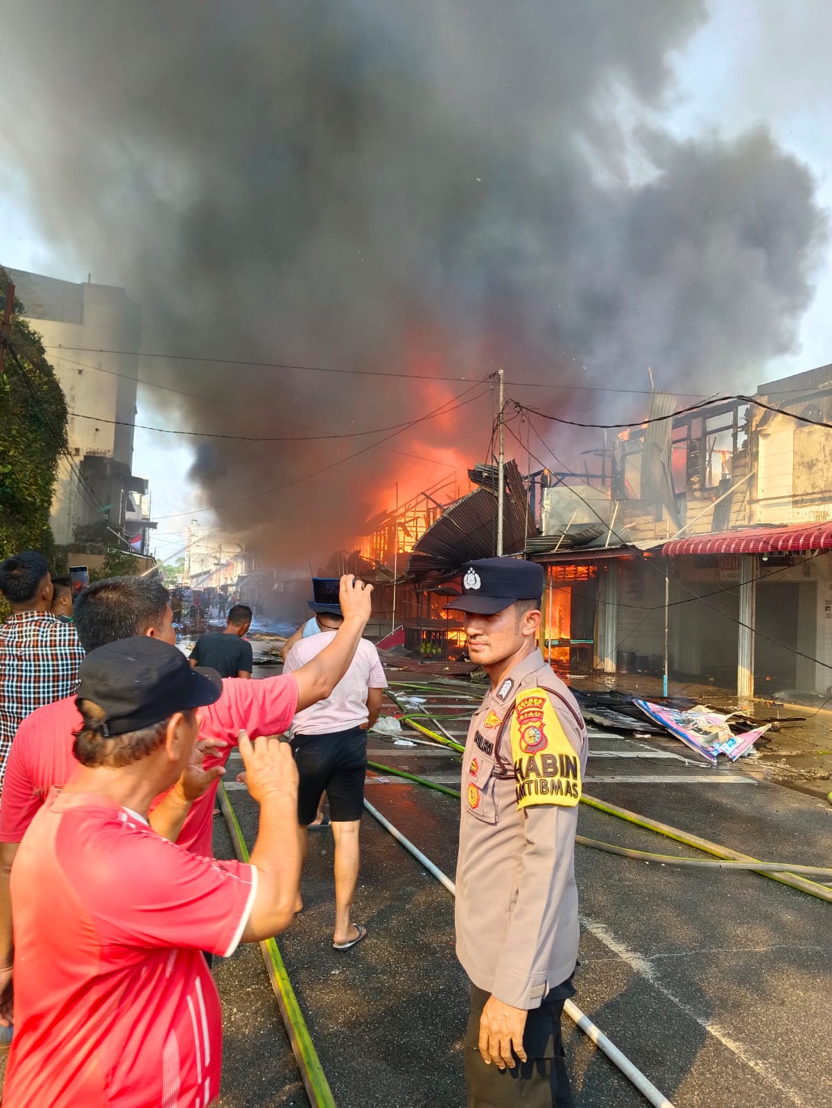 15 Ruko di Pasar Sungai Apit Dilahap si Jago Merah