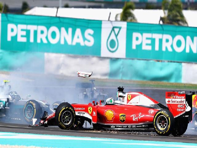 Vettel DIhukum Akibat Tabrak Rosberg
