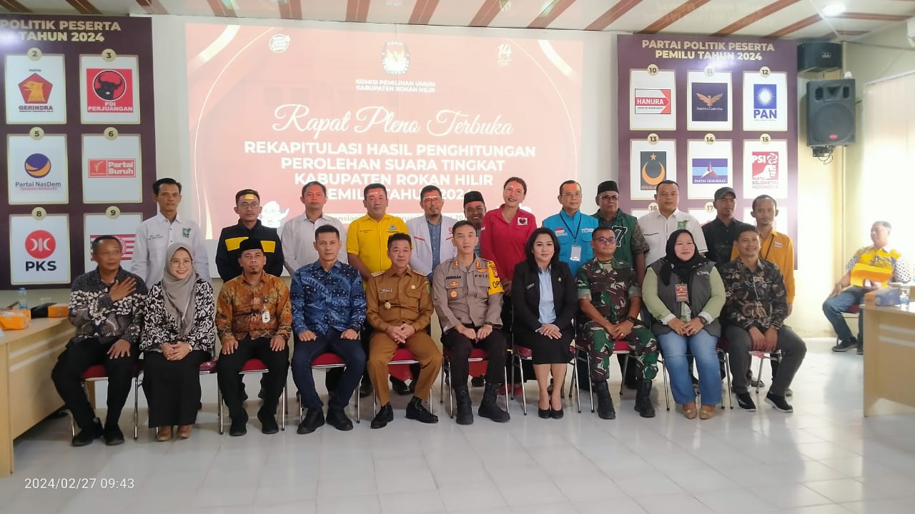 Hadiri Rapat Pleno, Bupati Afrizal Sintong Apresiasi Kinerja KPU Rohil